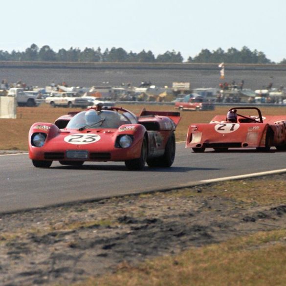 Tony Adamowicz in his NART Ferrari 512S, Luigi Chinetti, Jr. in his NART Ferrari 312P.