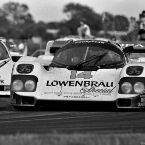 Al Holbert Lowenbrau Porsche 962, Group 44 Bob Tullius Jaguar XJR5, 1985 24 Hours of Daytona