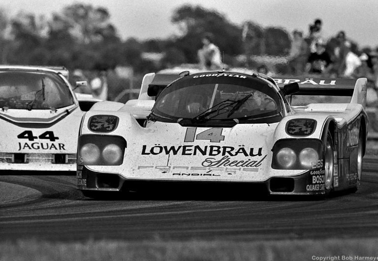 Al Holbert Lowenbrau Porsche 962, Group 44 Bob Tullius Jaguar XJR5, 1985 24 Hours of Daytona