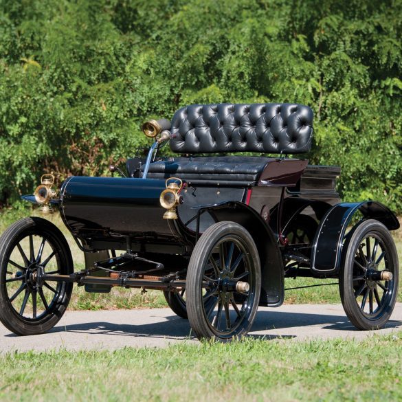 1905 Curved Dash Oldsmobile