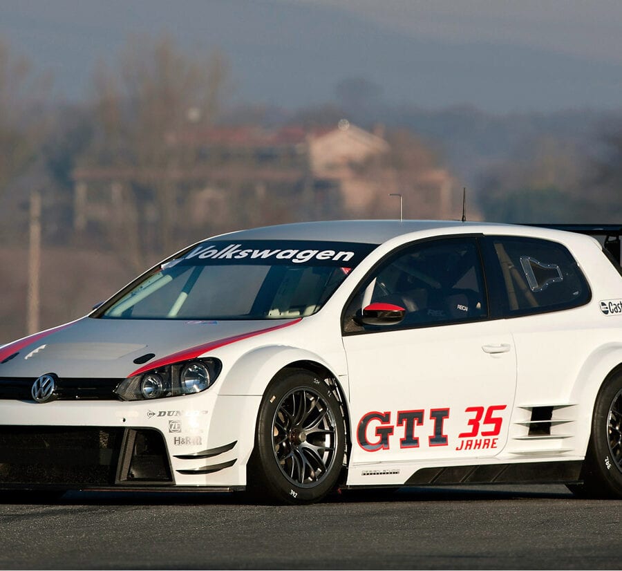 2011 Volkswagen Golf24