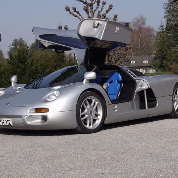 Isdera Commendatore 112i