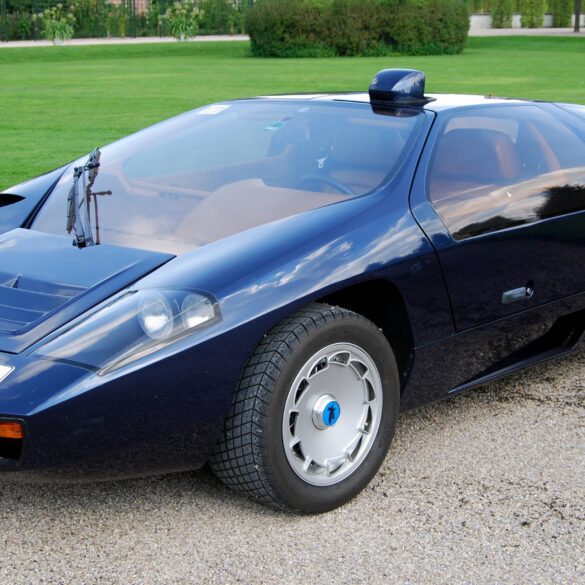 Isdera Imperator 108i