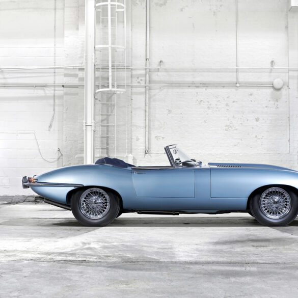 1961 Jaguar E-Type 3.8 Roadster Gallery