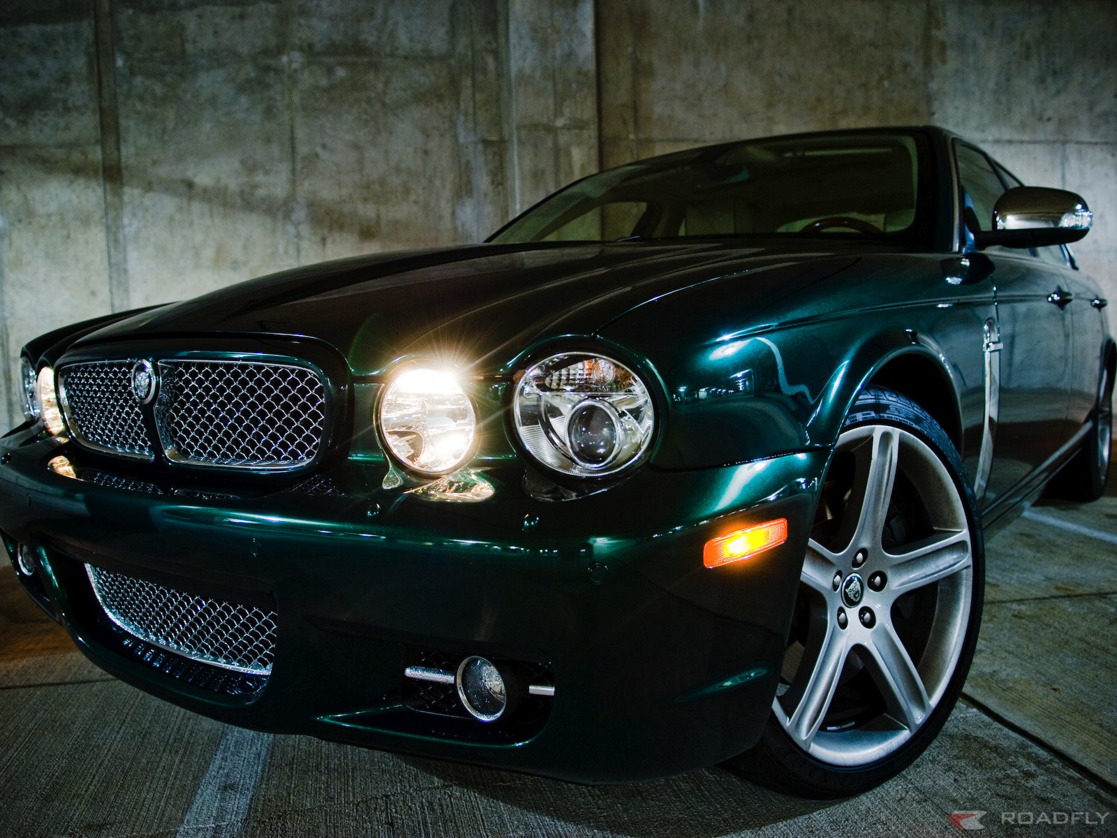 2004 Jaguar Super V8