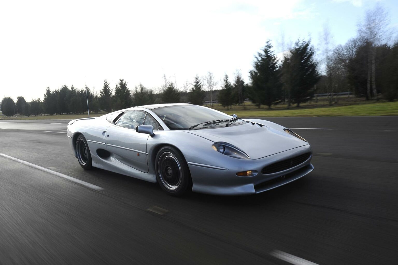 Ягуар xj220 фото