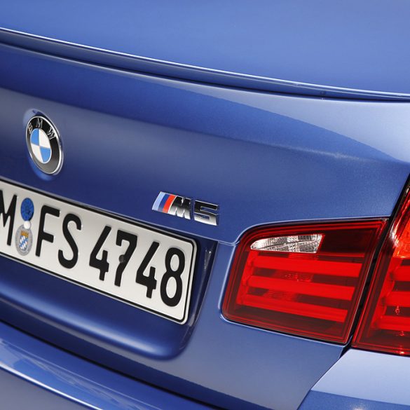 2011 BMW M5