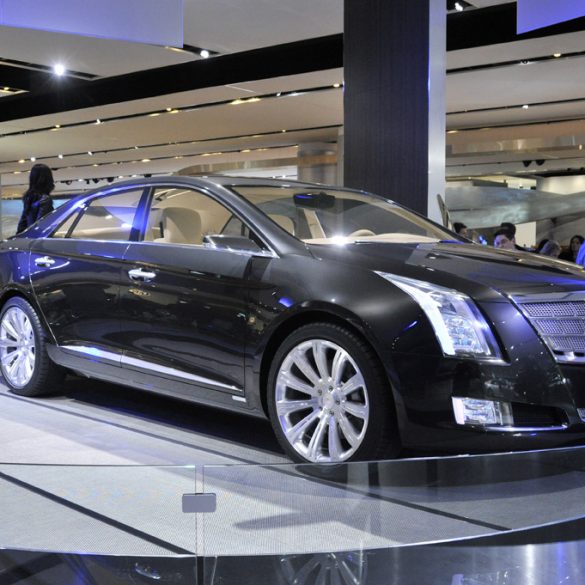 2010 Cadillac XTS Platinum Concept Gallery