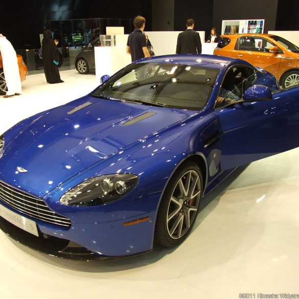 2005 Aston Martin V8 Vantage Gallery