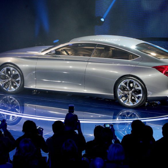 2013 Hyundai HCD-14 Genesis Gallery