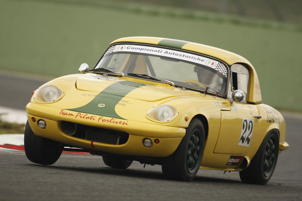 Lotus elan