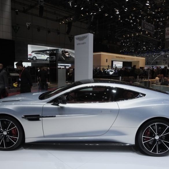 2013 Aston Martin Vanquish Gallery