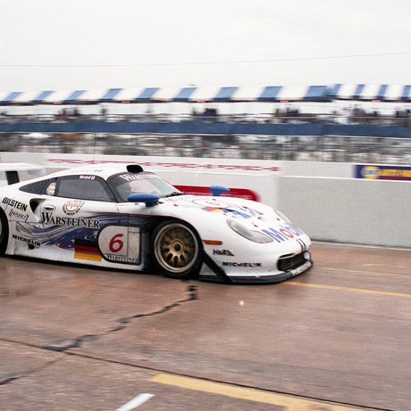 1997 Porsche 911 GT1 Evolution Gallery