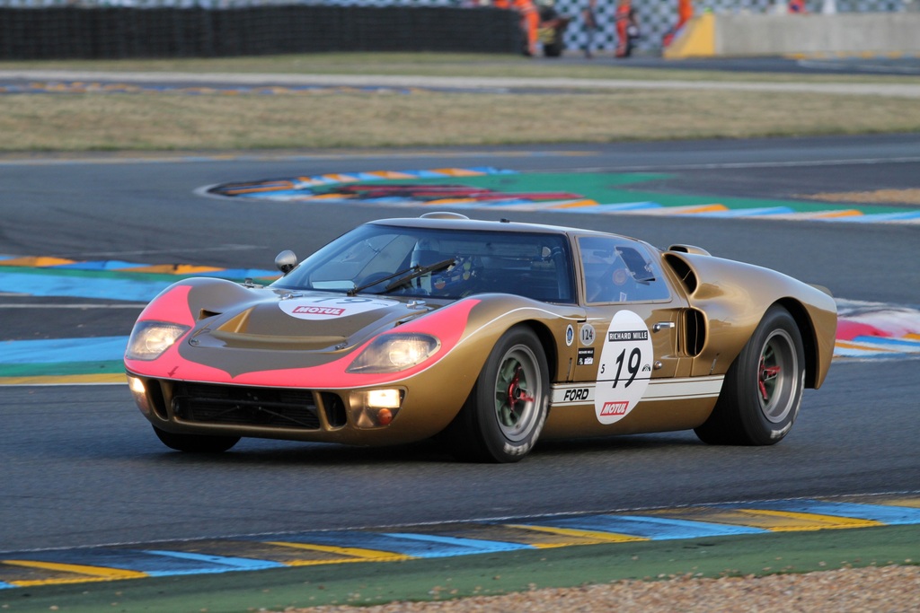 Гт цвет. Ford gt40 Mark II. Ford gt40 le mans 1965. Ford gt Mark 2.