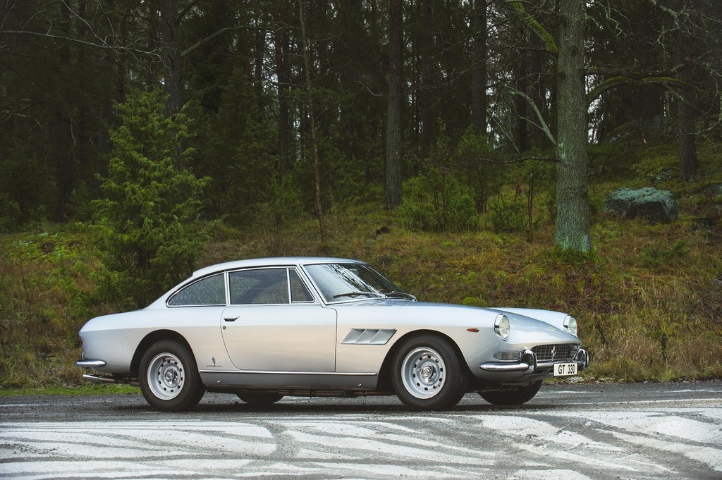 1966 Ferrari 330 GT 2+2 Series II