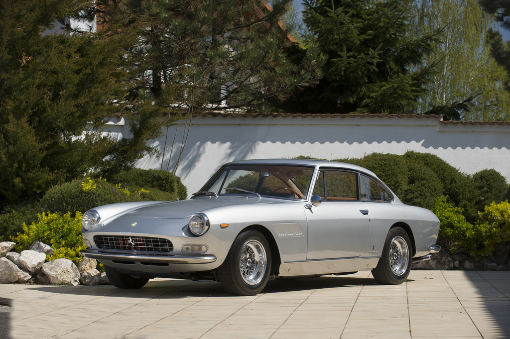 1966 Ferrari 330 GT 2+2 Series II