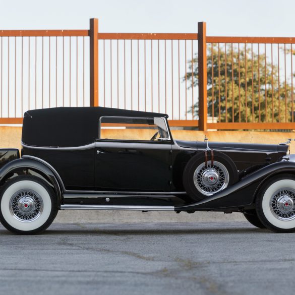 1933 Packard Super Eight Model 1004