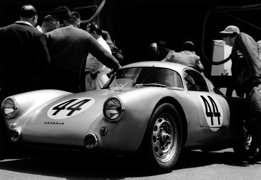1953_Porsche_550PrototypeCoup-1-1024