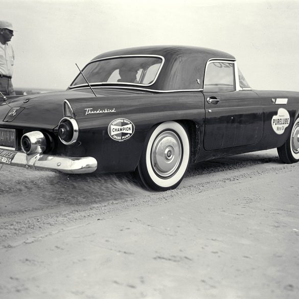 1955 Ford Thunderbird