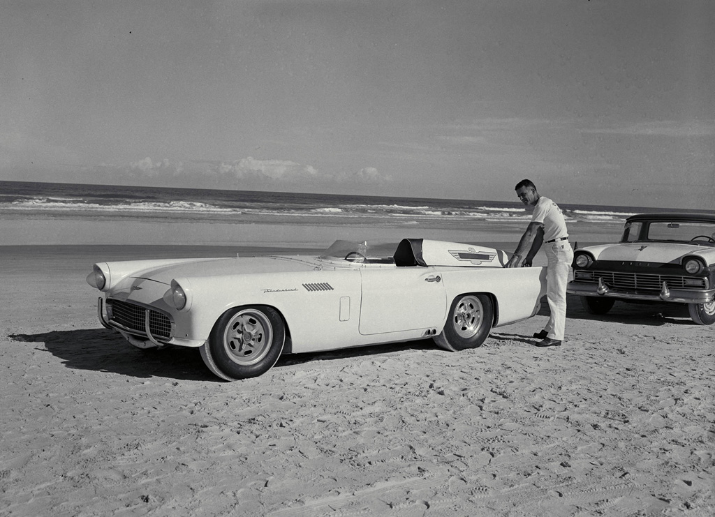 1957 Ford ‘Battlebird’