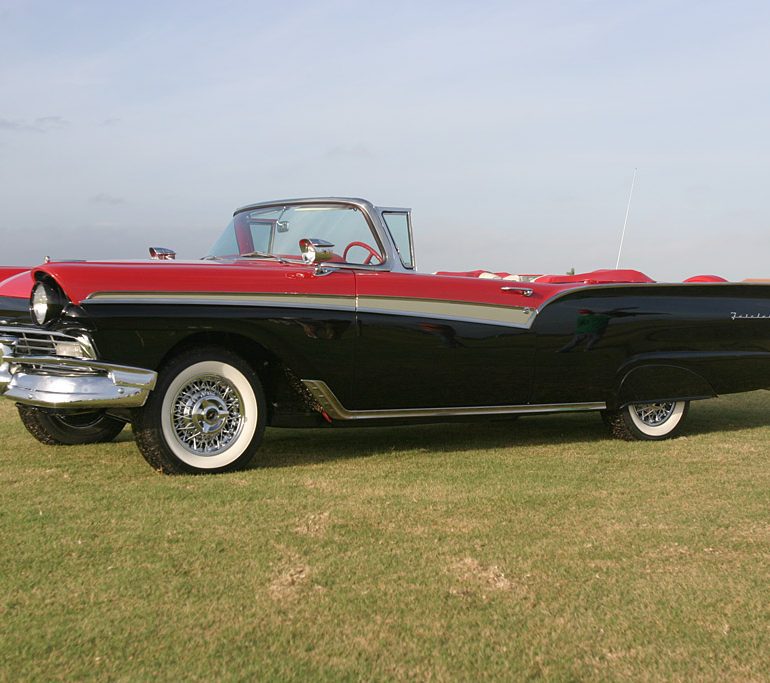 1957 Ford Fairlane 500 Skyliner