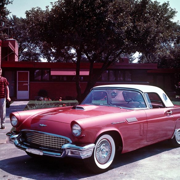 1957 Ford Thunderbird