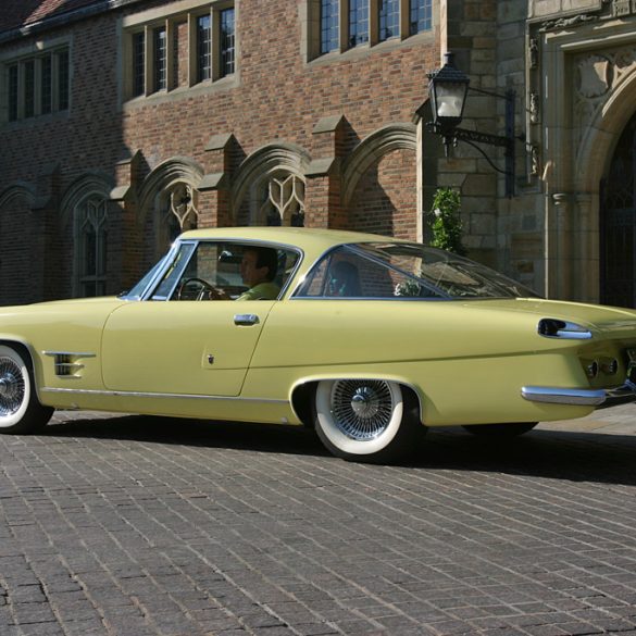 1962 Dual-Ghia L6.4