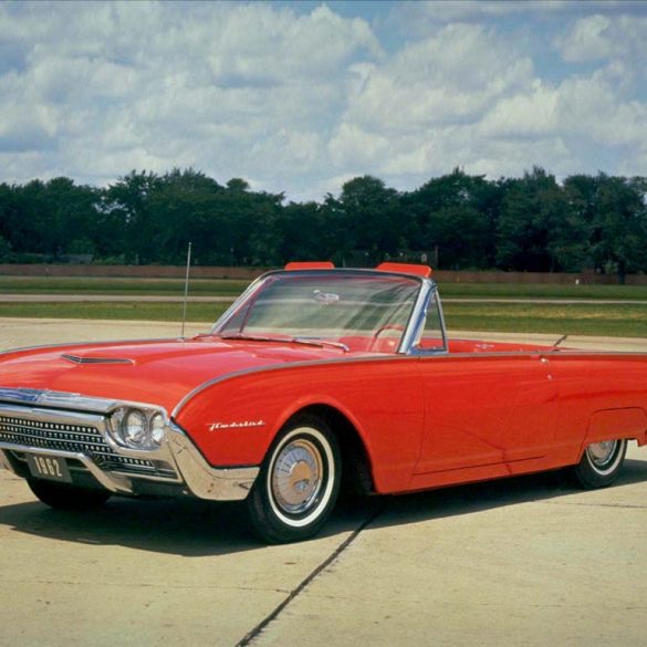 1962 Ford Thunderbird