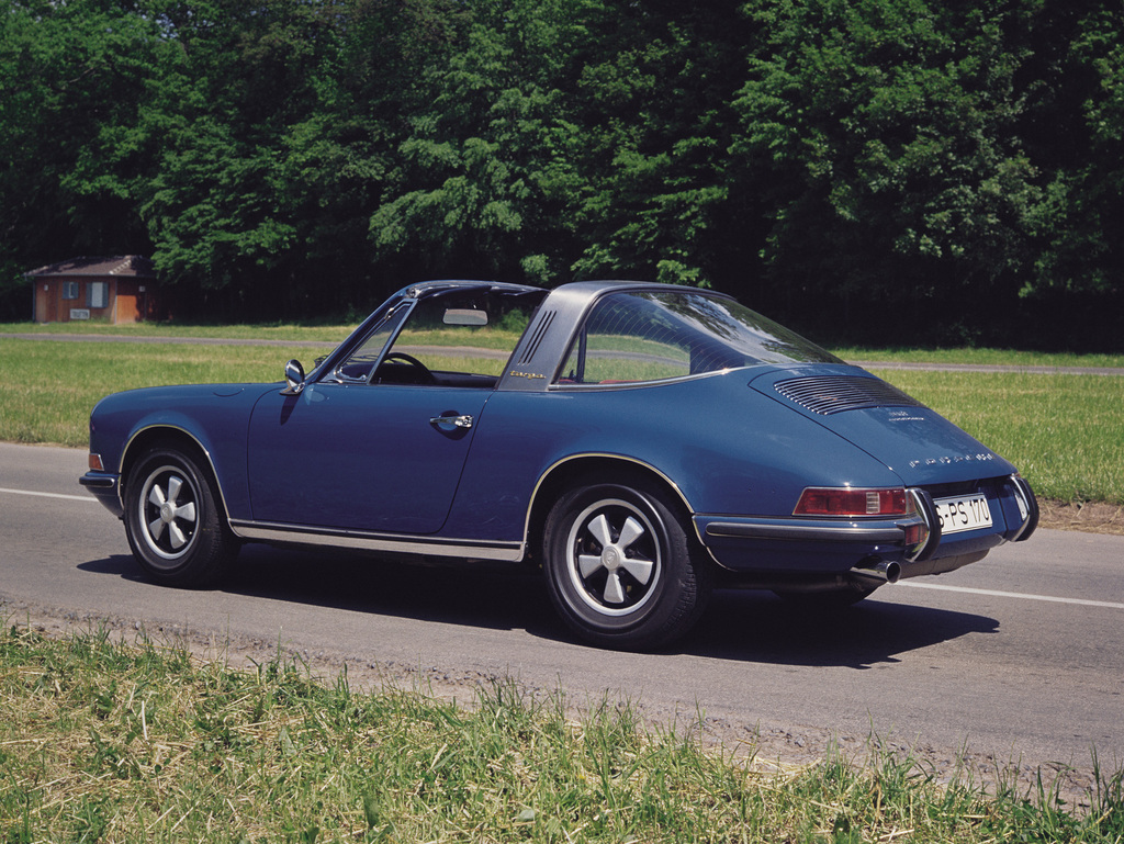 1967_Porsche_911TTarga-0-1024