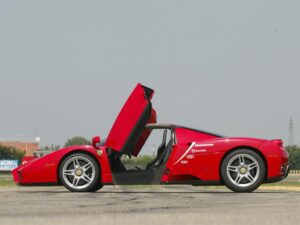 2002_Ferrari_Enzo32