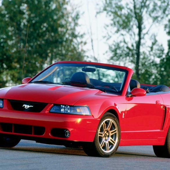 2003 Ford Mustang SVT Cobra 10th Anniversary