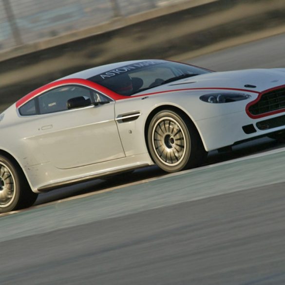 2009 Aston Martin V8 Vantage GT4