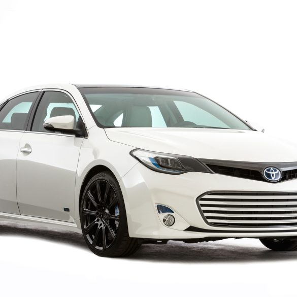 2013 Toyota Avalon HV Edition