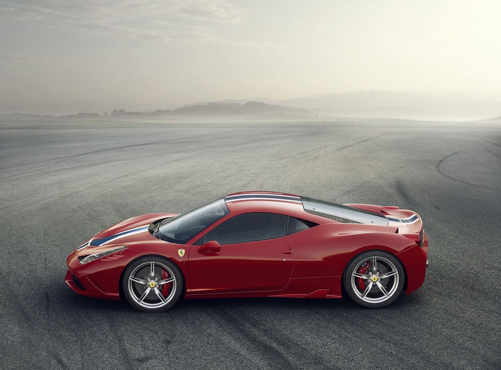 2014_Ferrari_458Speciale-2-1024
