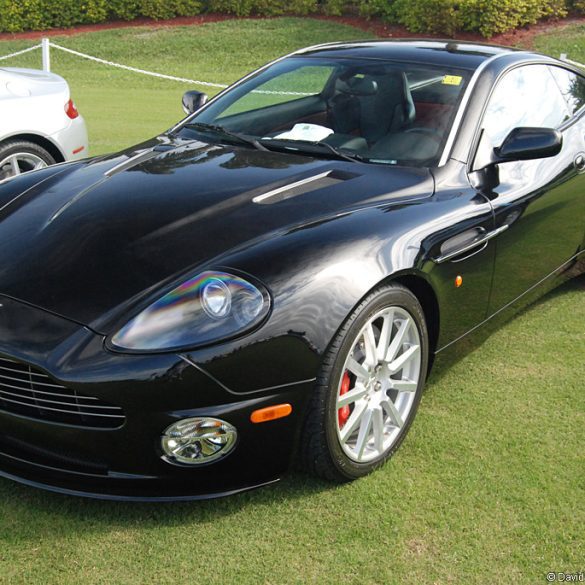 2004 Aston Martin Vanquish S V12 Gallery