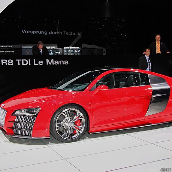 2008 Audi R8 V12 TDI Le Mans Gallery