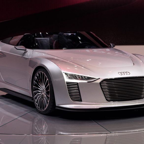 2010 Audi e-tron Spyder Gallery