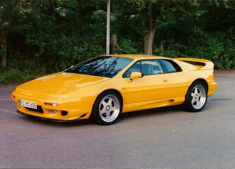 Lotus Esprit V8 - Ultimate Guide