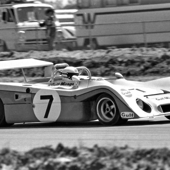 Bell began racing the Gulf Mirage-Ford regularly during 1972, and in 1975 he and Ickx teamed to deliver another victory in the 24 Hours of Le Mans.