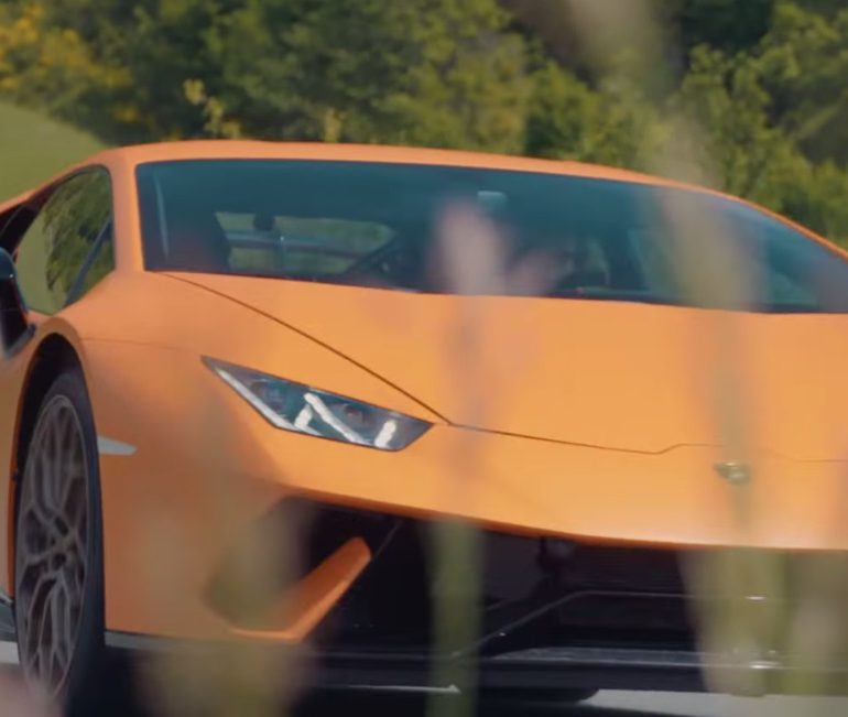 Turn Up Your Speakers For the Extremely Loud Lamborghini Huracan Performante