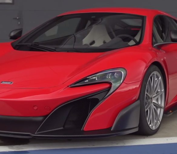 McLaren 675LT Showing Off at the Silverstone