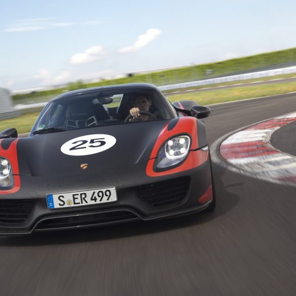 7 Porsche 918 Spyder