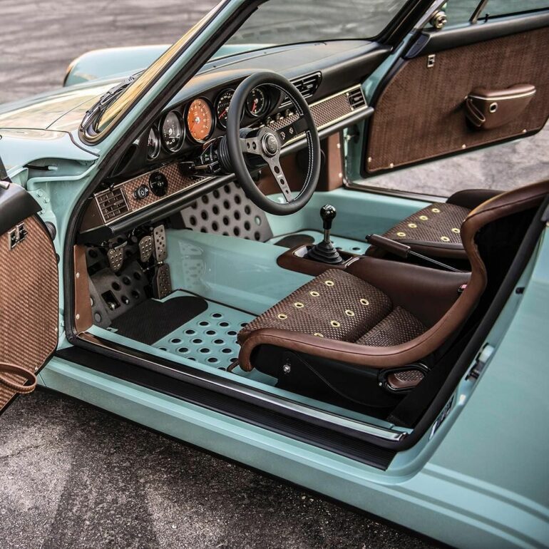 Singer Interior 8 | | SuperCars.net