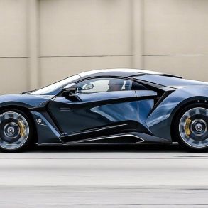 W Motors Fenyr Supersport Driving