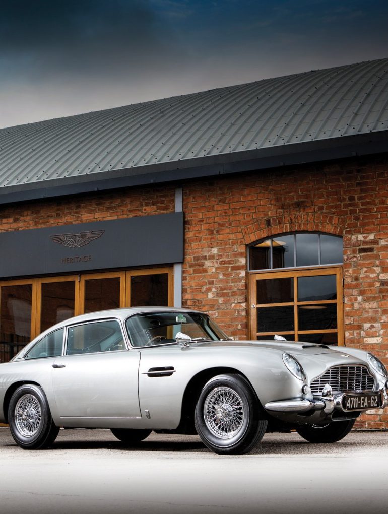 Aston Martin DB5 Bond car