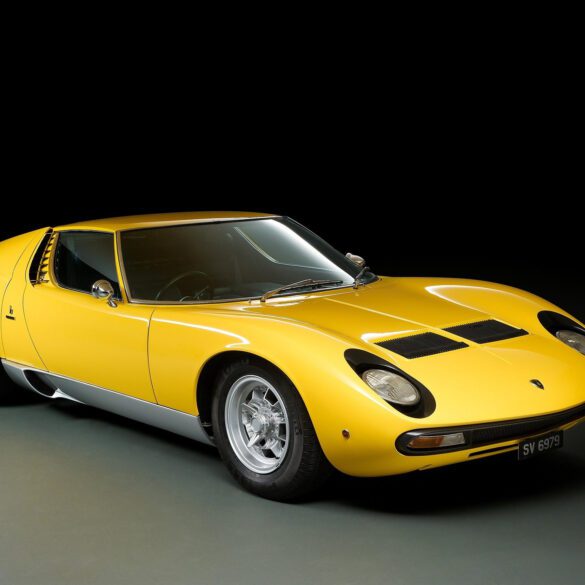 Lamborghini Miura - The Ultimate Guide