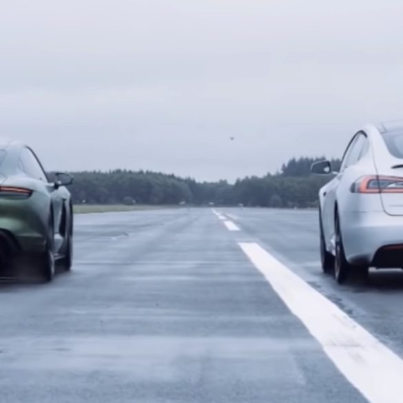 Tesla Model S vs Porsche Taycan S