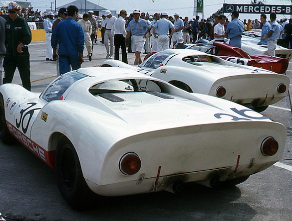 Two factory Porsche 910s await the start of the 1967 Sebring 12 Hours