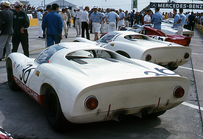 Two factory Porsche 910s await the start of the 1967 Sebring 12 Hours