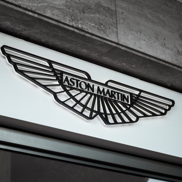 car logo with wings